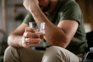 Alcohol Addiction: Signs and Side Effects of Alcohol Abuse Featured Image
