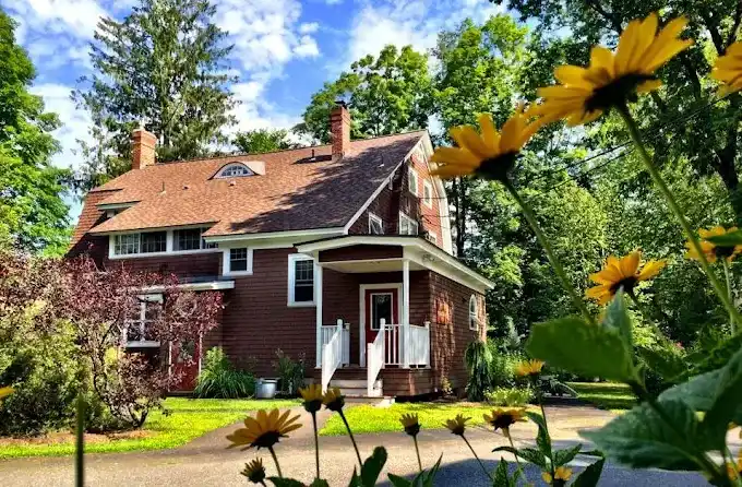 Spruce Mountain Inn Featured Image